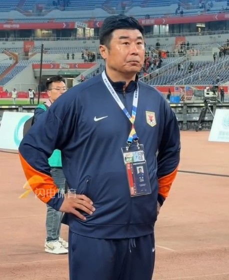 开云体育官网-泰山队遭遇两连败，赛后谢场韩鹏一脸严肃